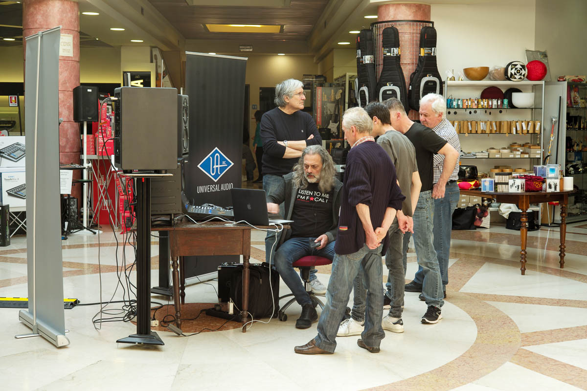 Universal audio clinic-4